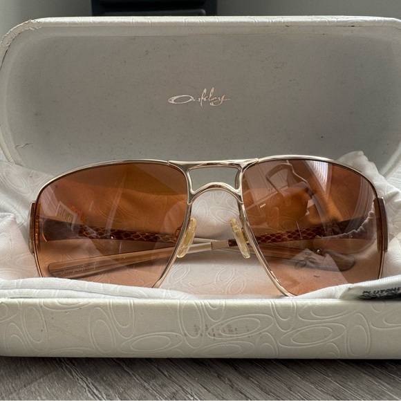 COPY - Oakley sunglasses - Picture 2 of 10